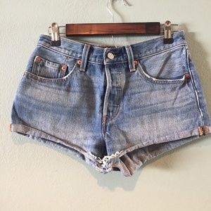 Levi’s 501 Mid-Rise Denim Shorts Sz 26